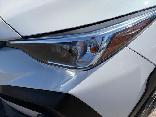 Crystal White Pearl 2024 Subaru Crosstrek Premium