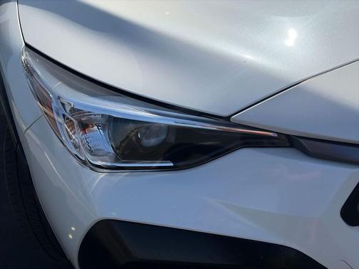 Crystal White Pearl 2024 Subaru Crosstrek Premium