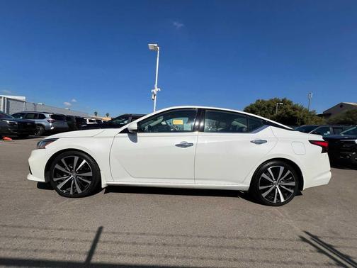 2020 Nissan Altima Platinum FWD