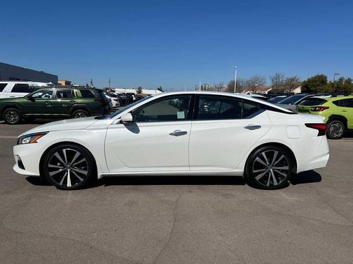 2020 Nissan Altima Platinum FWD