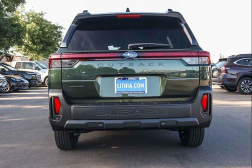 Deep Emerald Green Pearl 2026 Subaru Outback Premium