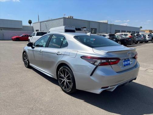 2024 Toyota Camry SE