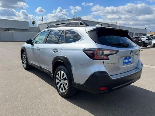 Ice Silver Metallic 2023 Subaru Outback Premium
