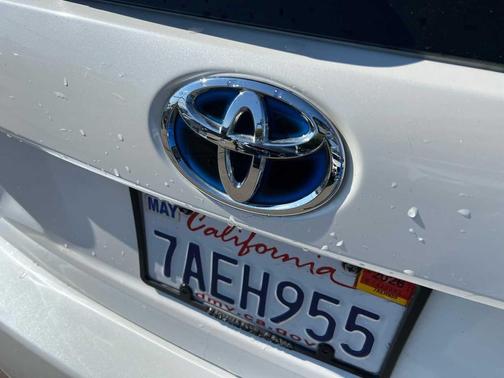 2013 Toyota Prius v Two