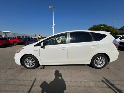 2013 Toyota Prius v Two