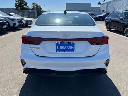 Snow White Pearl 2024 Kia Forte LXS