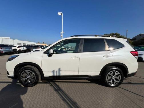 2022 Subaru Forester Premium