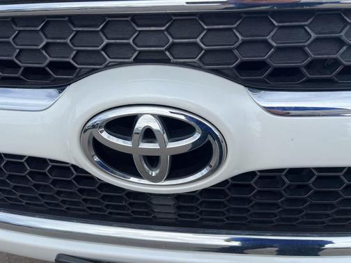 Blizzard Pearl 2011 Toyota RAV4 Limited