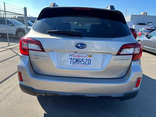 2015 Subaru Outback 2.5i