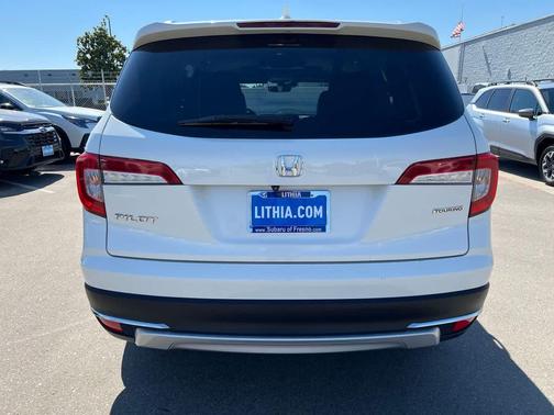 White Diamond Pearl 2019 Honda Pilot Touring 8-Passenger