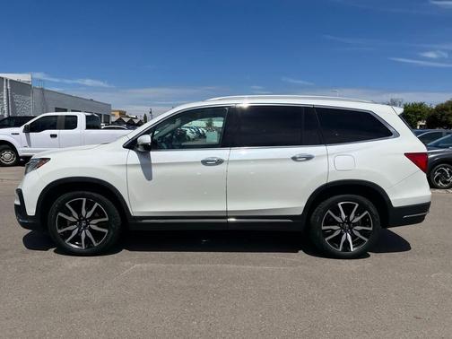 White Diamond Pearl 2019 Honda Pilot Touring 8-Passenger