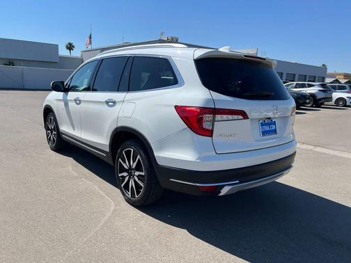 White Diamond Pearl 2019 Honda Pilot Touring 8-Passenger