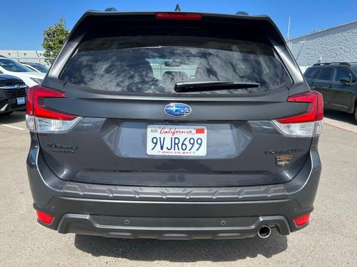 Magnetite Gray Metallic 2025 Subaru Forester Wilderness