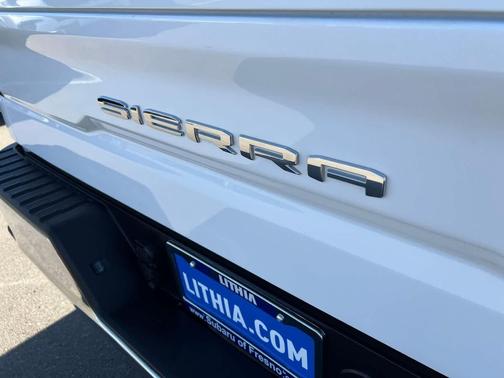Summit White 2025 GMC Sierra 1500 SLT