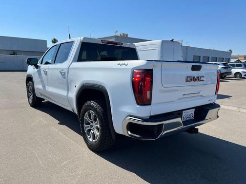 Summit White 2025 GMC Sierra 1500 SLT