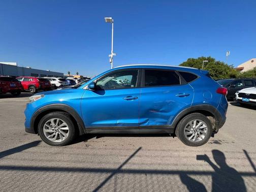 2016 Hyundai TUCSON SE