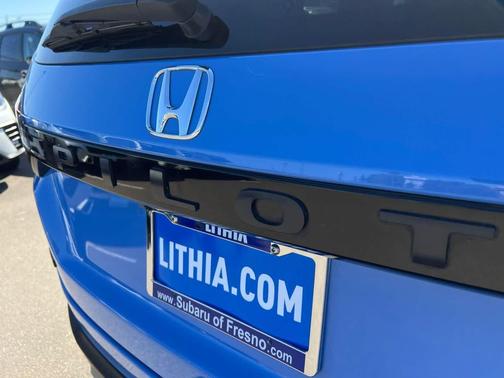 Diffused Sky Pearl 2025 Honda Pilot TrailSport