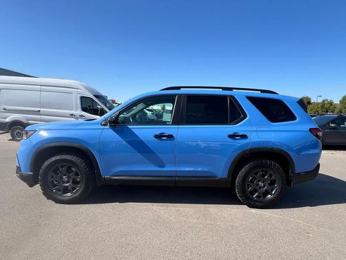 Diffused Sky Pearl 2025 Honda Pilot TrailSport