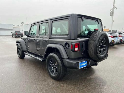 2022 Jeep Wrangler Unlimited Sport