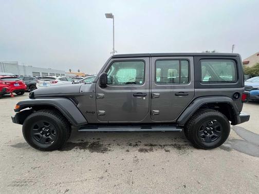 2022 Jeep Wrangler Unlimited Sport