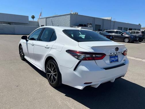 Ice Cap 2024 Toyota Camry SE