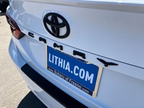 Ice Cap 2024 Toyota Camry SE