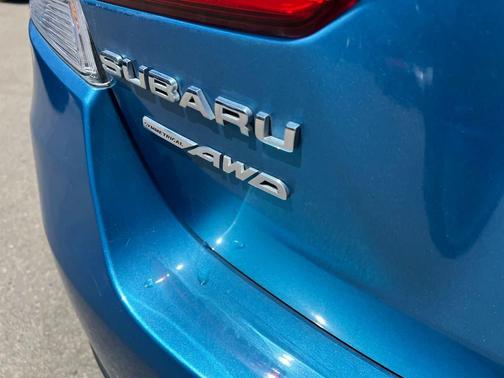 Blue 2018 Subaru Impreza 2.0i