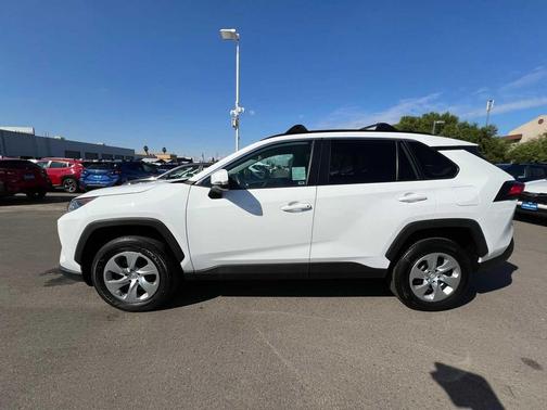 2021 Toyota RAV4 LE