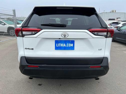 2022 Toyota RAV4 LE