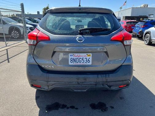 2019 Nissan Kicks S