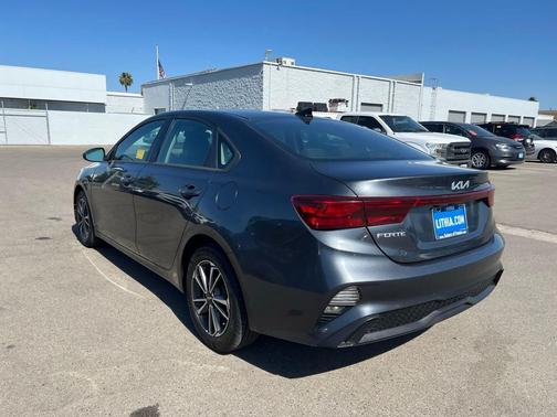 Gravity Gray 2024 Kia Forte LXS