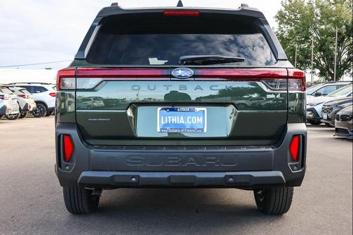 Deep Emerald Green Pearl 2026 Subaru Outback Premium