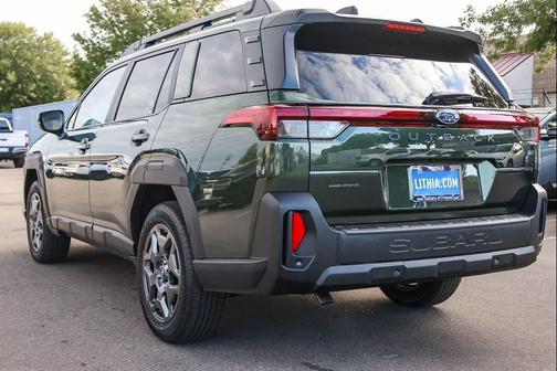 Deep Emerald Green Pearl 2026 Subaru Outback Premium