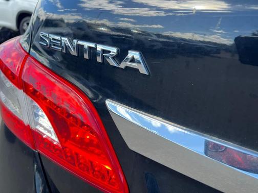 Super Black 2014 Nissan Sentra SV