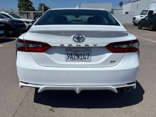 Super White 2021 Toyota Camry SE