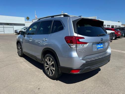 Ice Silver Metallic 2021 Subaru Forester Limited