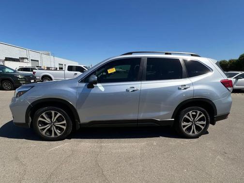 Ice Silver Metallic 2021 Subaru Forester Limited