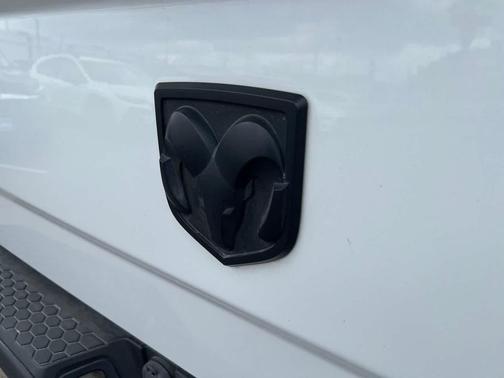 Bright White Clearcoat 2022 RAM 1500 Classic Warlock Crew Cab 4x4 5'7' Box