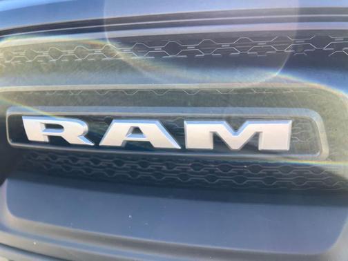 Bright White Clearcoat 2022 RAM 1500 Classic Warlock Crew Cab 4x4 5'7' Box