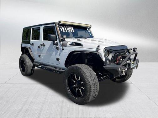 Bright White Clearcoat 2017 Jeep Wrangler Unlimited Sport