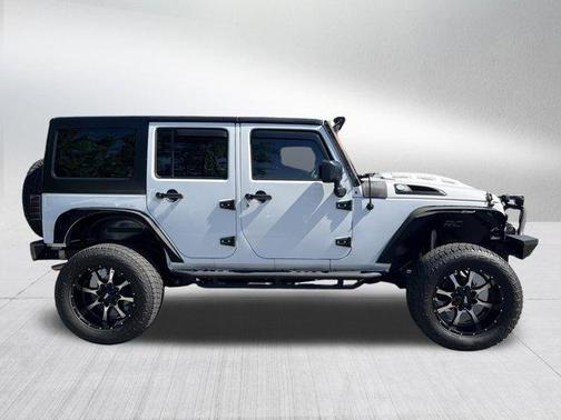 Bright White Clearcoat 2017 Jeep Wrangler Unlimited Sport
