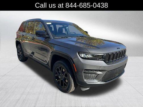 2025 Jeep Grand Cherokee Laredo