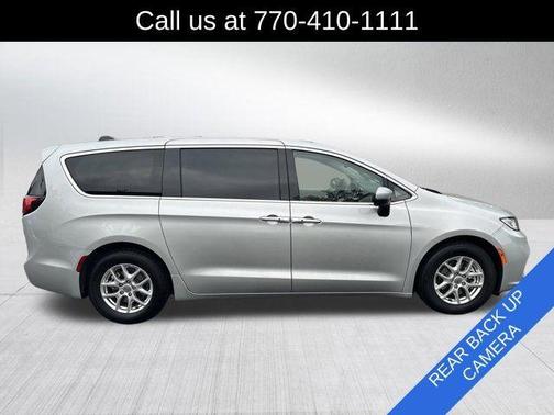 2023 Chrysler Pacifica Touring-L