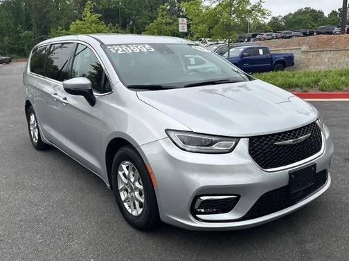 2023 Chrysler Pacifica Touring-L