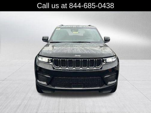 Diamond Black 2025 Jeep Grand Cherokee Laredo