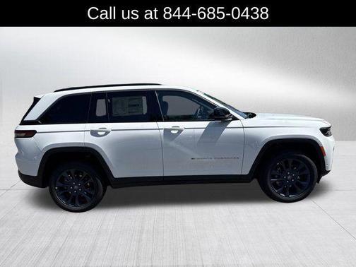 Bright White Clearcoat 2026 Jeep Grand Cherokee Limited