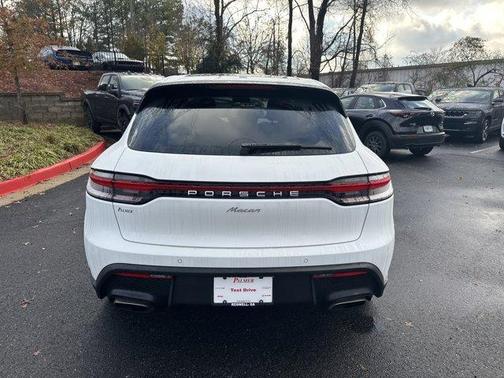 2022 Porsche Macan Base