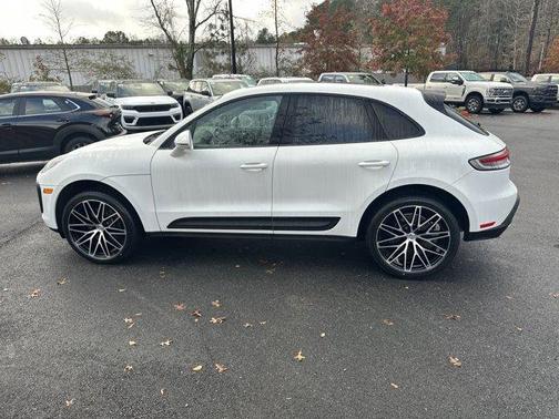 2022 Porsche Macan Base