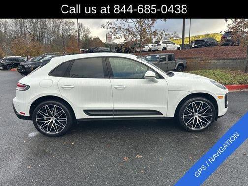 2022 Porsche Macan Base