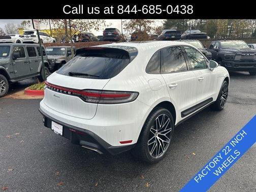 2022 Porsche Macan Base